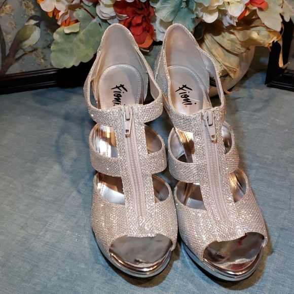 FIONI Clothing Shoes - Fioni Silver Heels